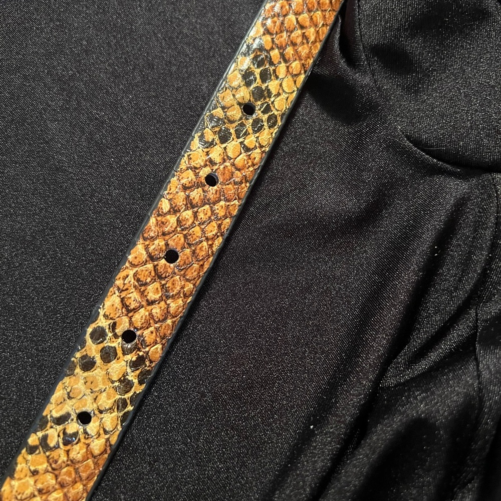 SNAKESKIN BELT FAUX 1” wide, 39 “ long. Adjustable. Smart Rectangular Bu… - Picture 5 of 6